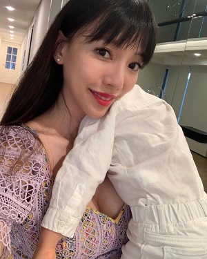  李靓蕾 